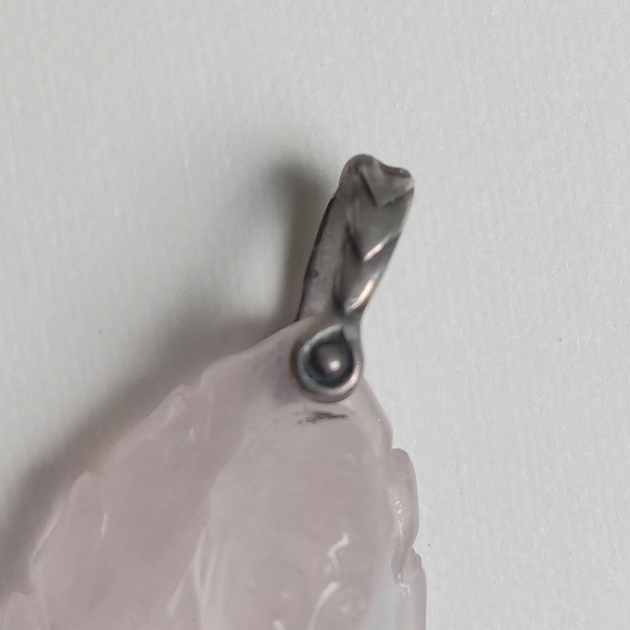 Vintage carved rose quartz pendant - Picture 5 of 7